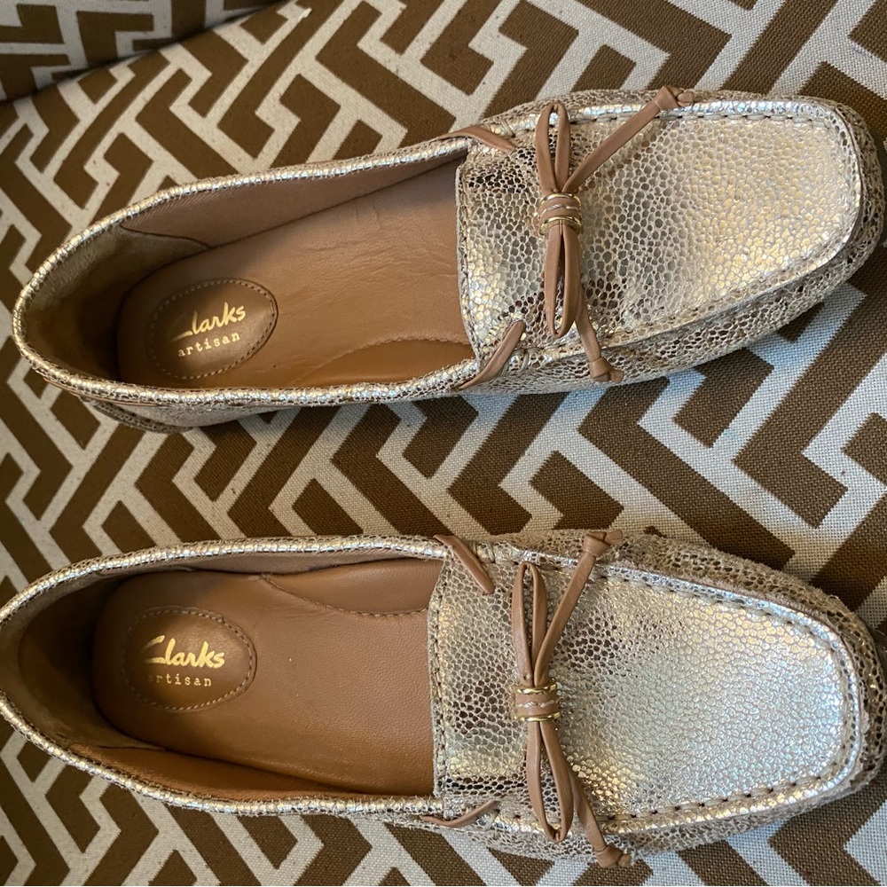 Clarks Leather gold specked bow slip on loafers size 9